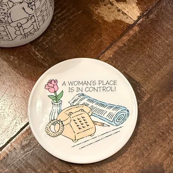 1986 Hallmark Mug Mates Vintage “Women On The Job” - Picture 9 of 9